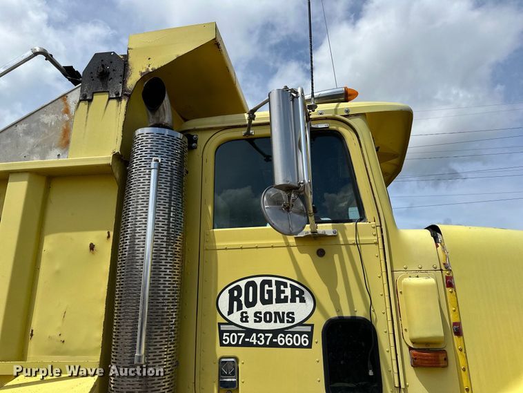 image for item DP8384 1992 International  9200 dump truck