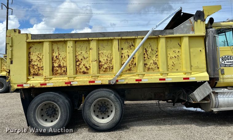 image for item DP8384 1992 International  9200 dump truck