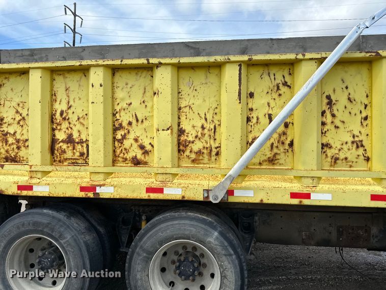 image for item DP8384 1992 International  9200 dump truck