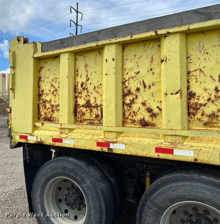 image for item DP8384 1992 International  9200 dump truck