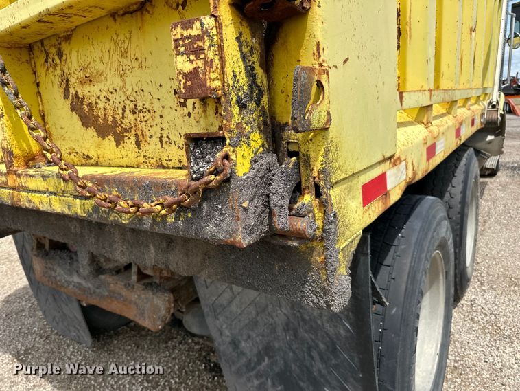 image for item DP8384 1992 International  9200 dump truck