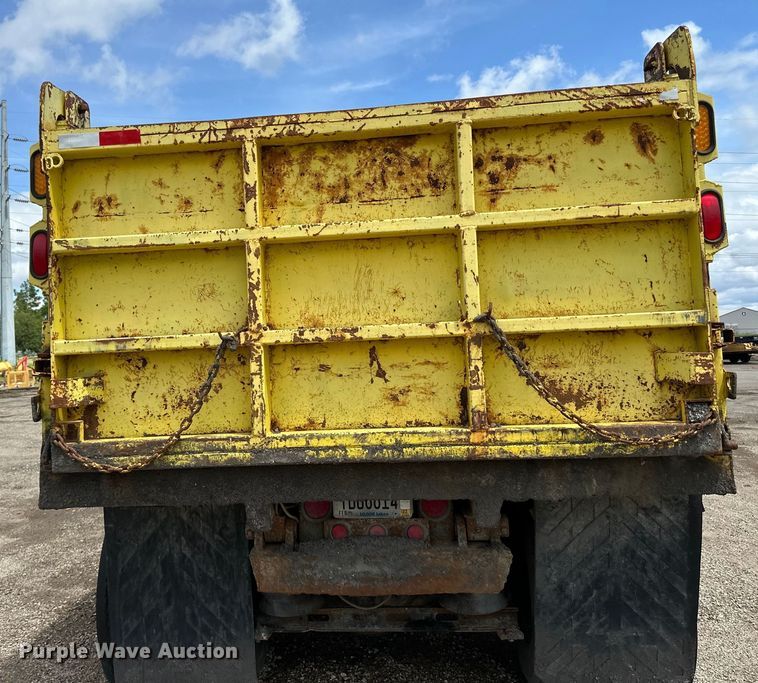 image for item DP8384 1992 International  9200 dump truck