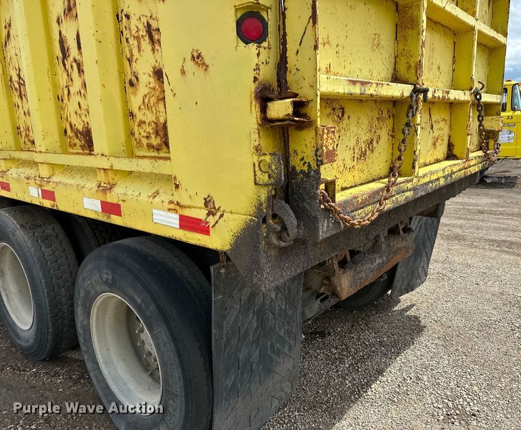 image for item DP8384 1992 International  9200 dump truck
