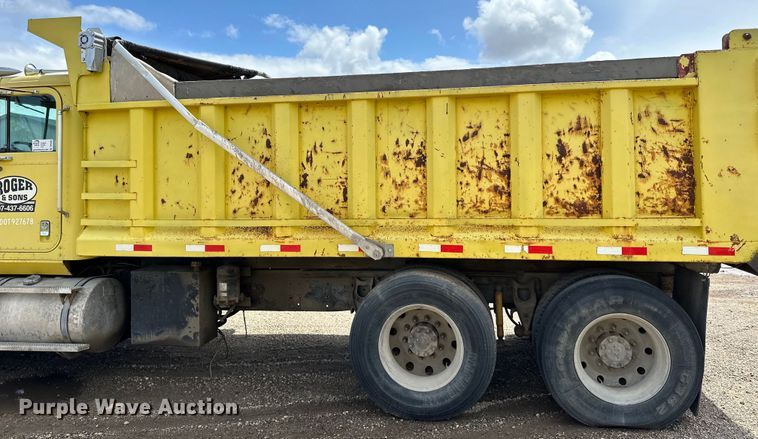 image for item DP8384 1992 International  9200 dump truck