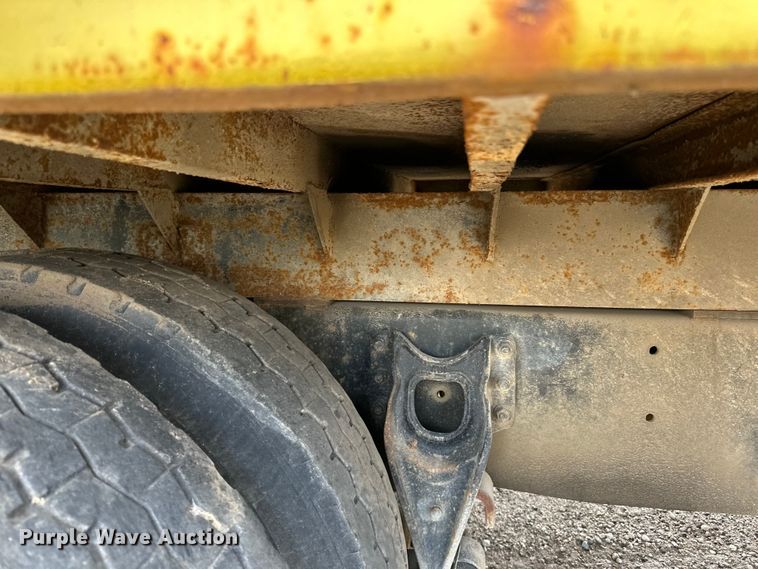 image for item DP8384 1992 International  9200 dump truck