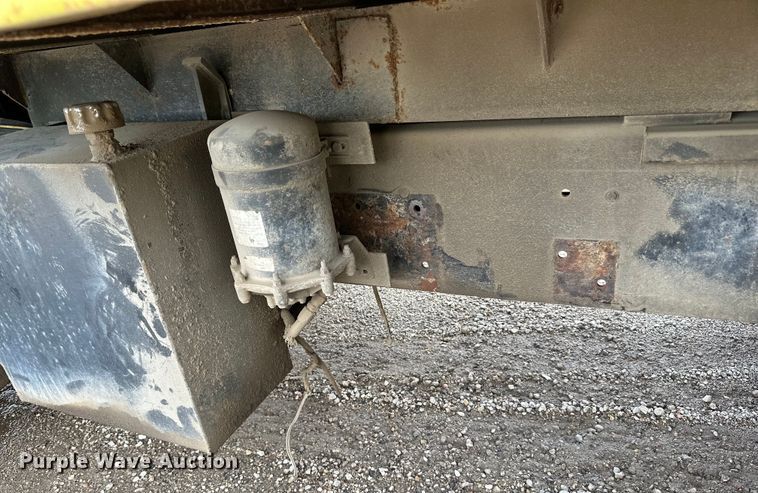 image for item DP8384 1992 International  9200 dump truck