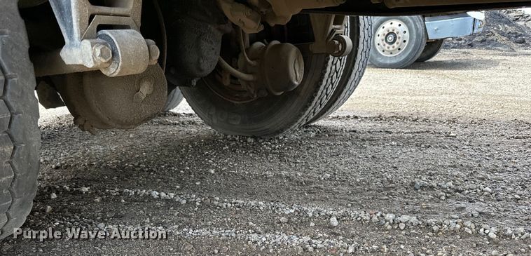 image for item DP8384 1992 International  9200 dump truck