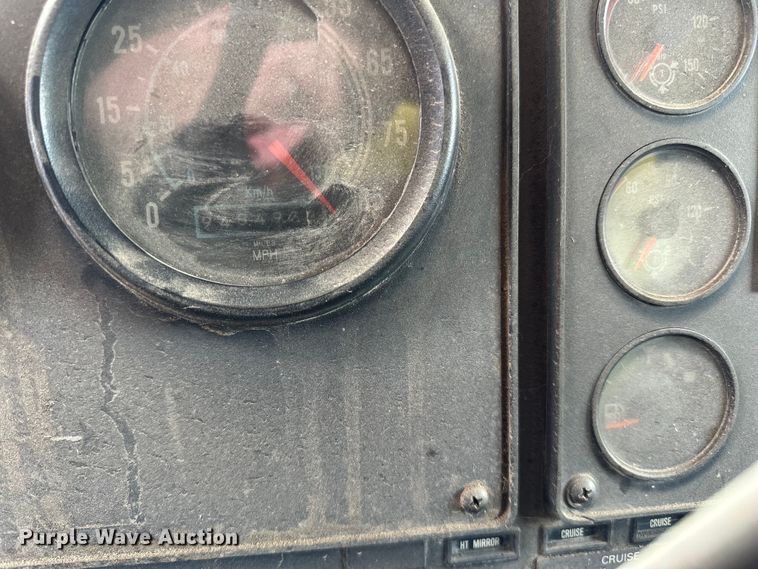 image for item DP8384 1992 International  9200 dump truck