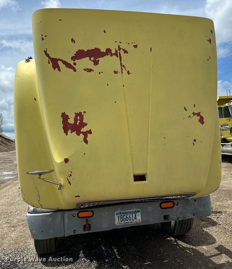 image for item DP8384 1992 International  9200 dump truck