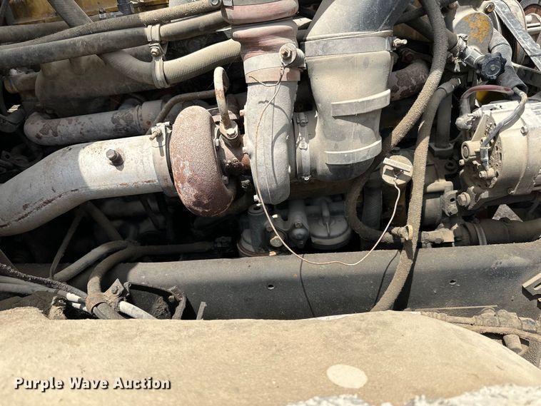 image for item DP8384 1992 International  9200 dump truck