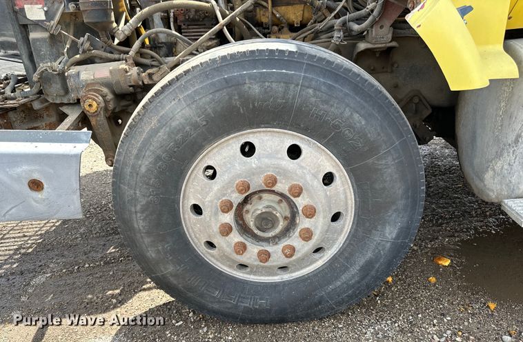 image for item DP8384 1992 International  9200 dump truck