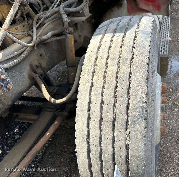 image for item DP8384 1992 International  9200 dump truck