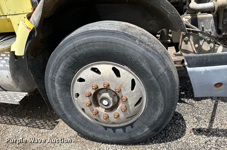 image for item DP8384 1992 International  9200 dump truck