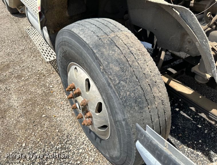 image for item DP8384 1992 International  9200 dump truck