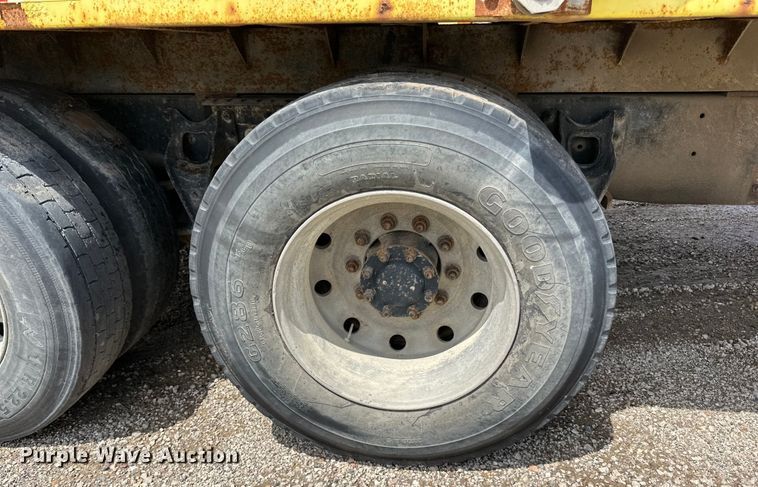 image for item DP8384 1992 International  9200 dump truck