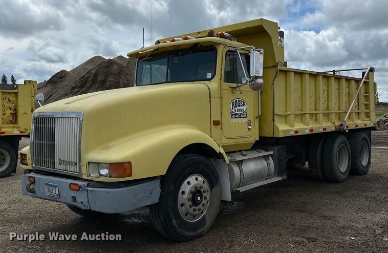 image for item DP8385 1993 International  9400 dump truck