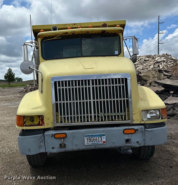 image for item DP8385 1993 International  9400 dump truck