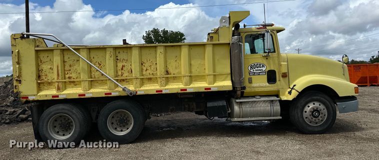 image for item DP8385 1993 International  9400 dump truck