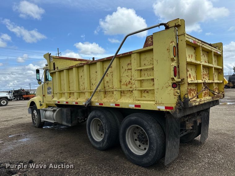 image for item DP8385 1993 International  9400 dump truck