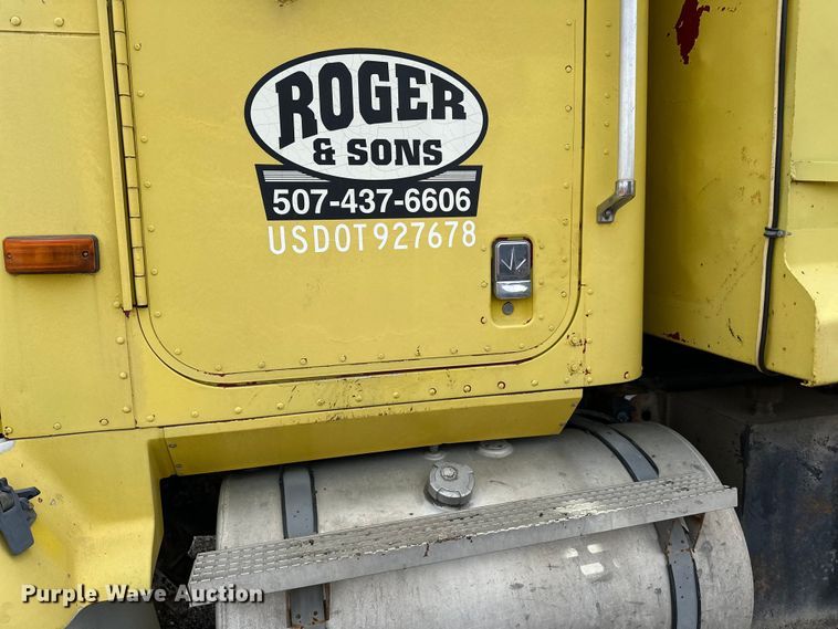 image for item DP8385 1993 International  9400 dump truck