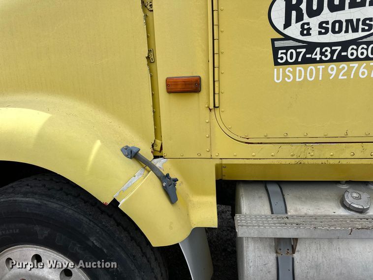 image for item DP8385 1993 International  9400 dump truck