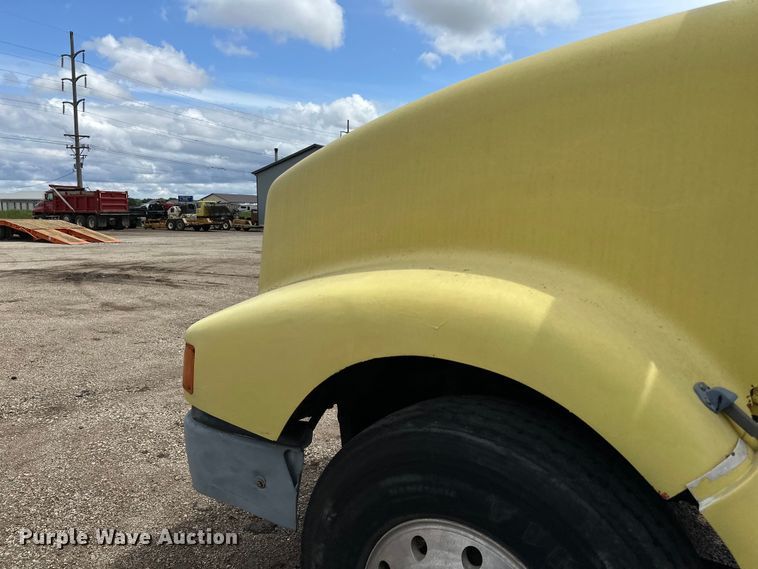 image for item DP8385 1993 International  9400 dump truck