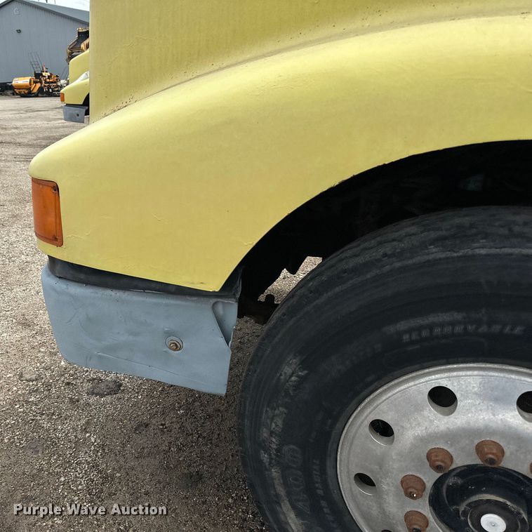 image for item DP8385 1993 International  9400 dump truck