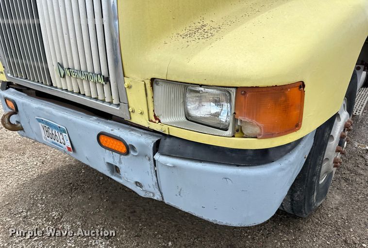 image for item DP8385 1993 International  9400 dump truck