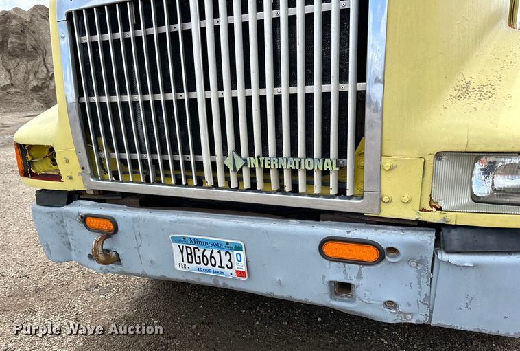 image for item DP8385 1993 International  9400 dump truck