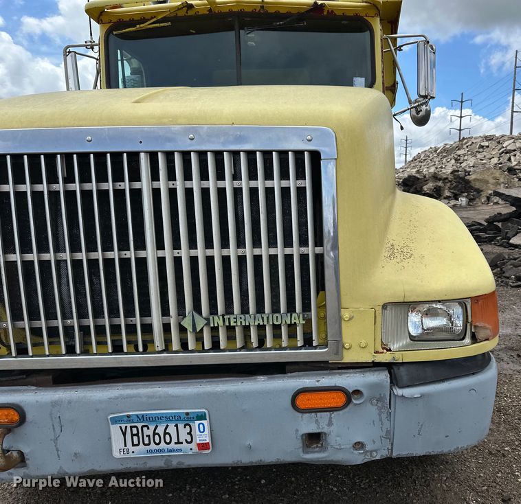 image for item DP8385 1993 International  9400 dump truck