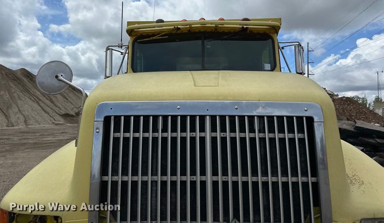 image for item DP8385 1993 International  9400 dump truck