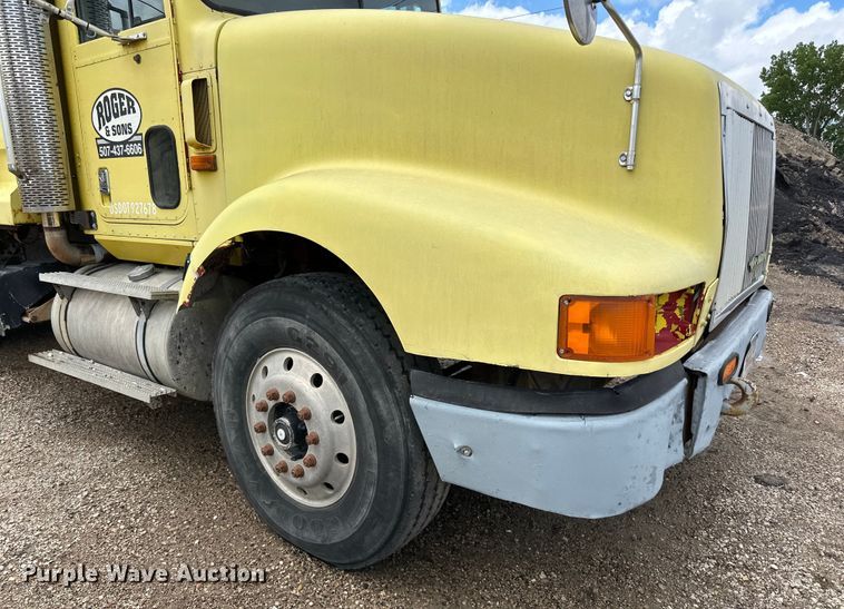 image for item DP8385 1993 International  9400 dump truck