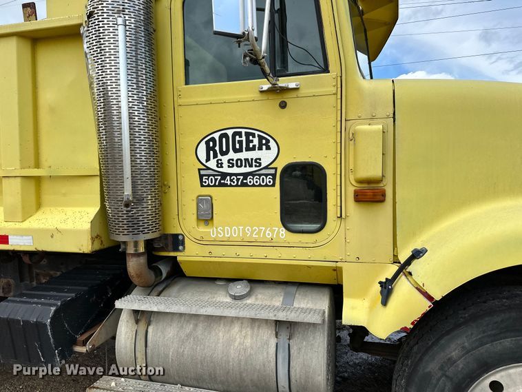 image for item DP8385 1993 International  9400 dump truck