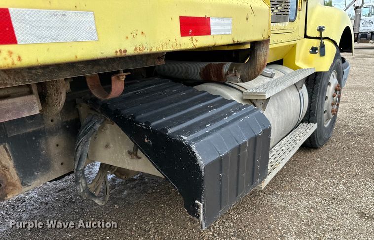 image for item DP8385 1993 International  9400 dump truck