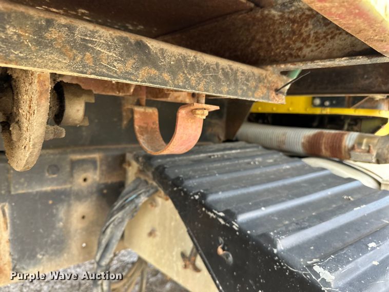 image for item DP8385 1993 International  9400 dump truck