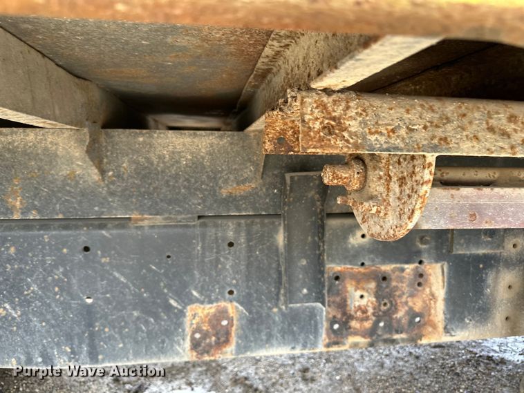 image for item DP8385 1993 International  9400 dump truck