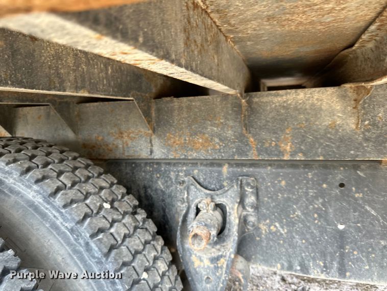 image for item DP8385 1993 International  9400 dump truck