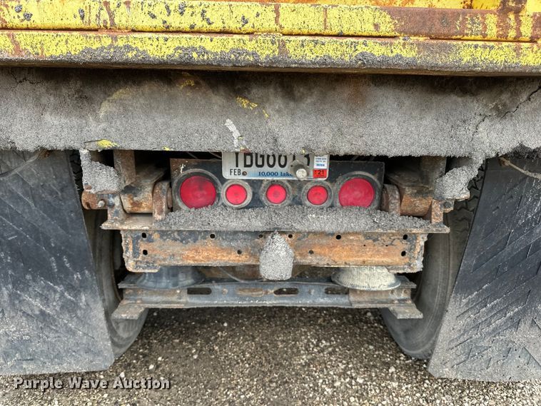 image for item DP8385 1993 International  9400 dump truck