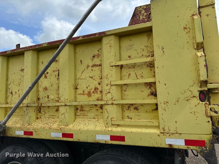 image for item DP8385 1993 International  9400 dump truck