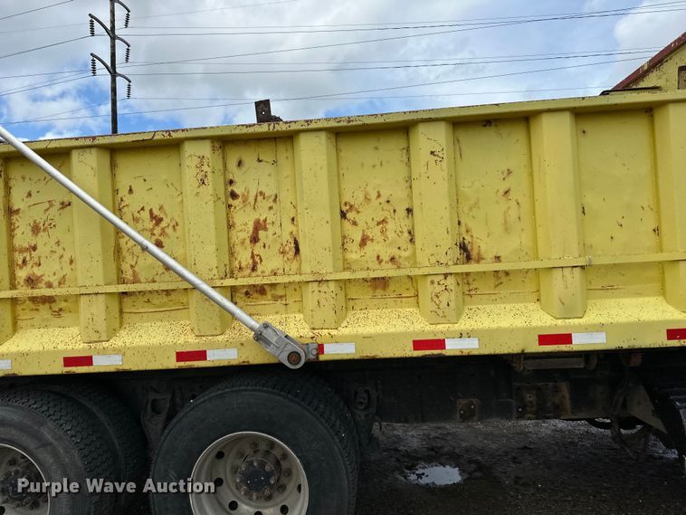 image for item DP8385 1993 International  9400 dump truck