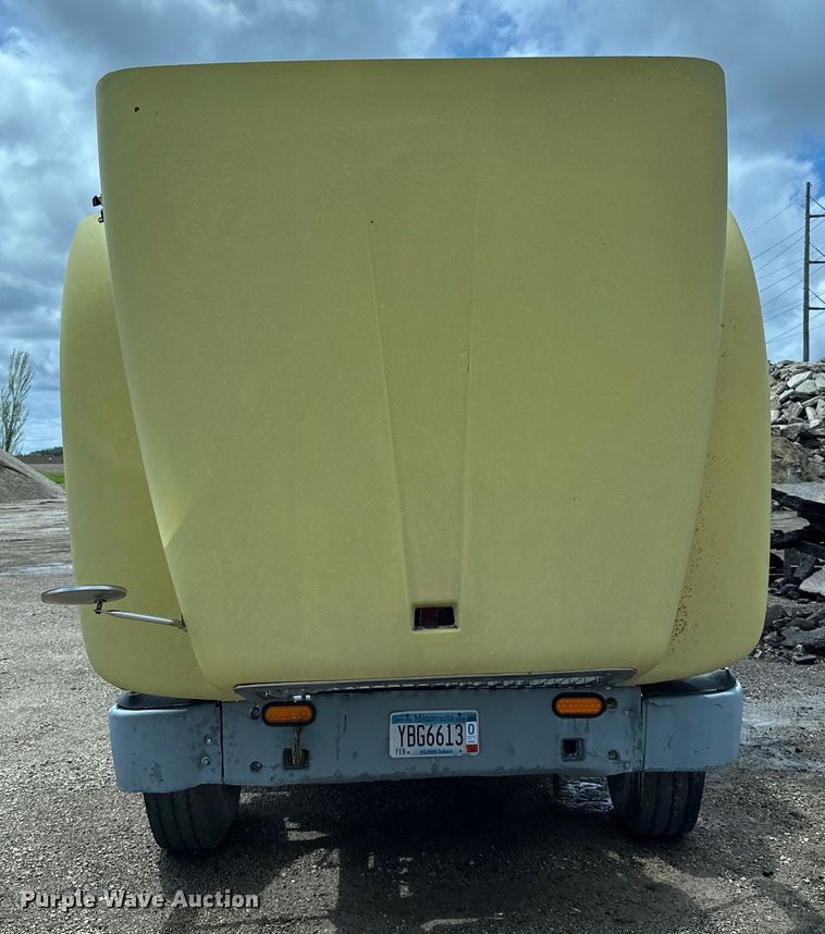 image for item DP8385 1993 International  9400 dump truck