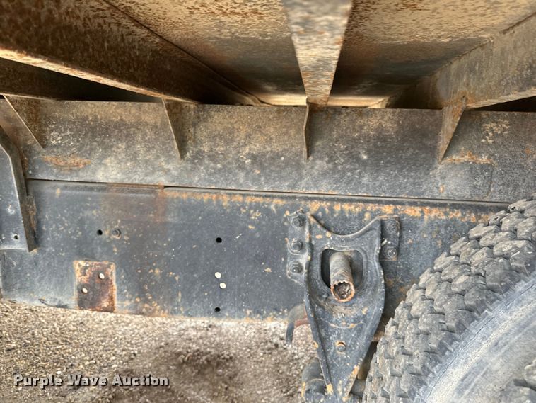 image for item DP8385 1993 International  9400 dump truck