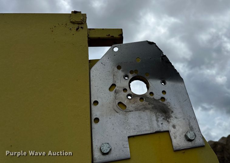 image for item DP8385 1993 International  9400 dump truck