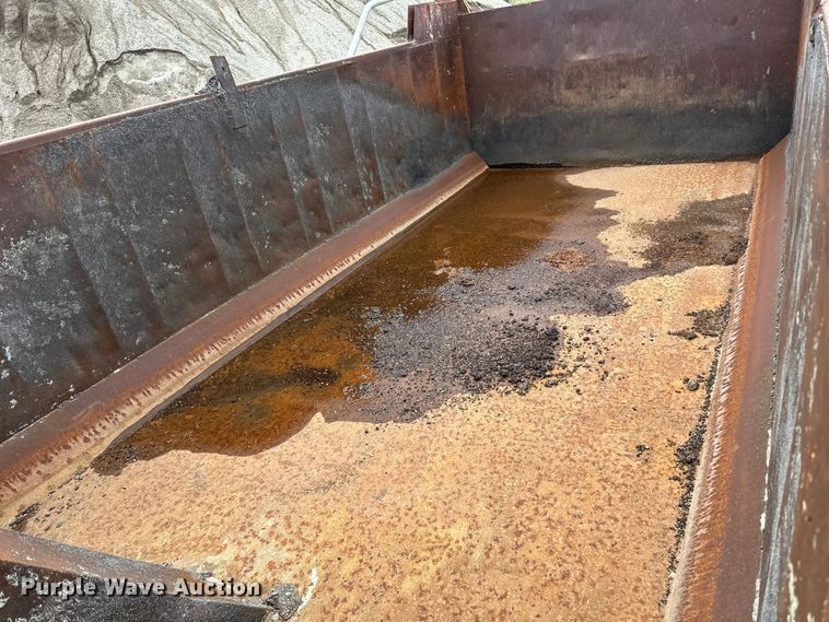 image for item DP8385 1993 International  9400 dump truck