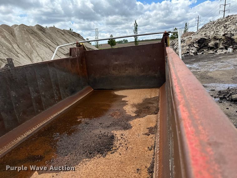 image for item DP8385 1993 International  9400 dump truck