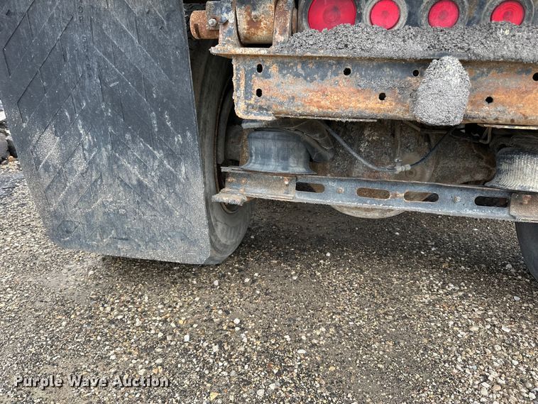 image for item DP8385 1993 International  9400 dump truck