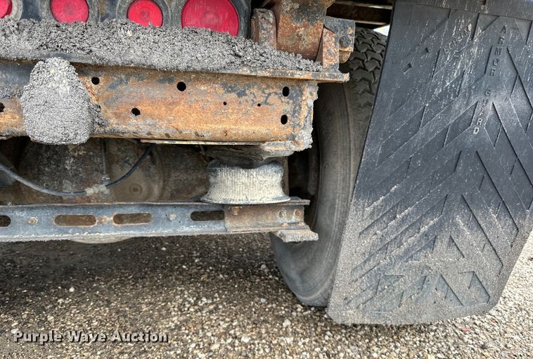 image for item DP8385 1993 International  9400 dump truck