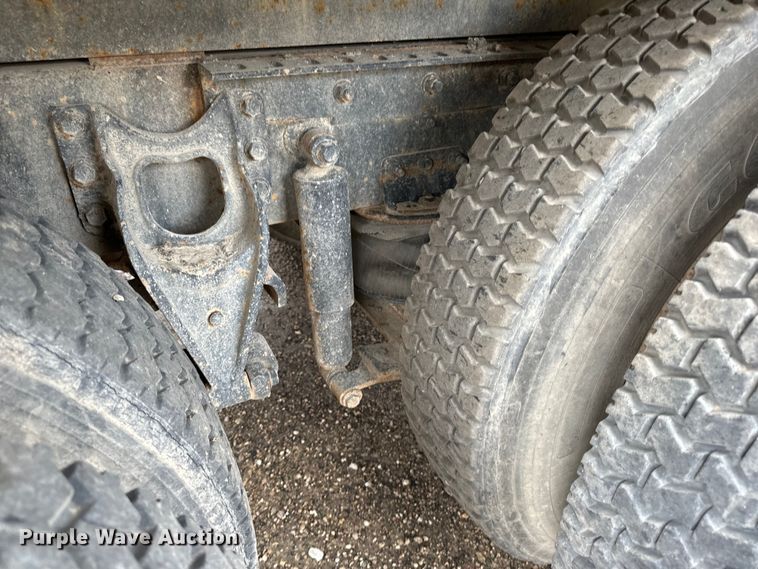 image for item DP8385 1993 International  9400 dump truck