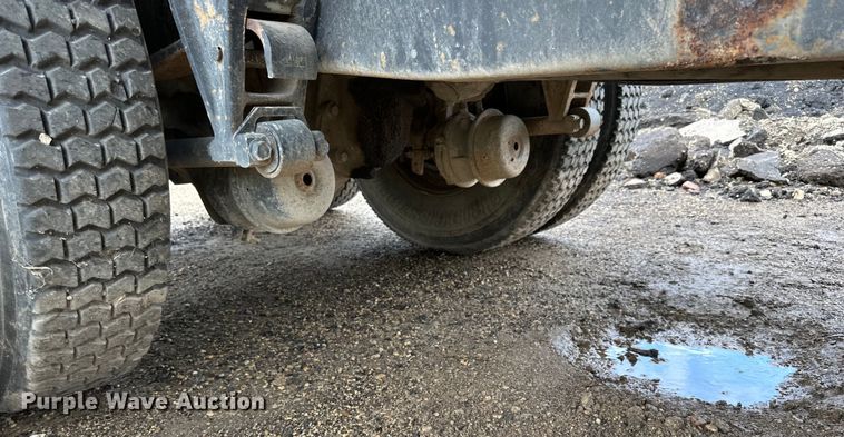 image for item DP8385 1993 International  9400 dump truck