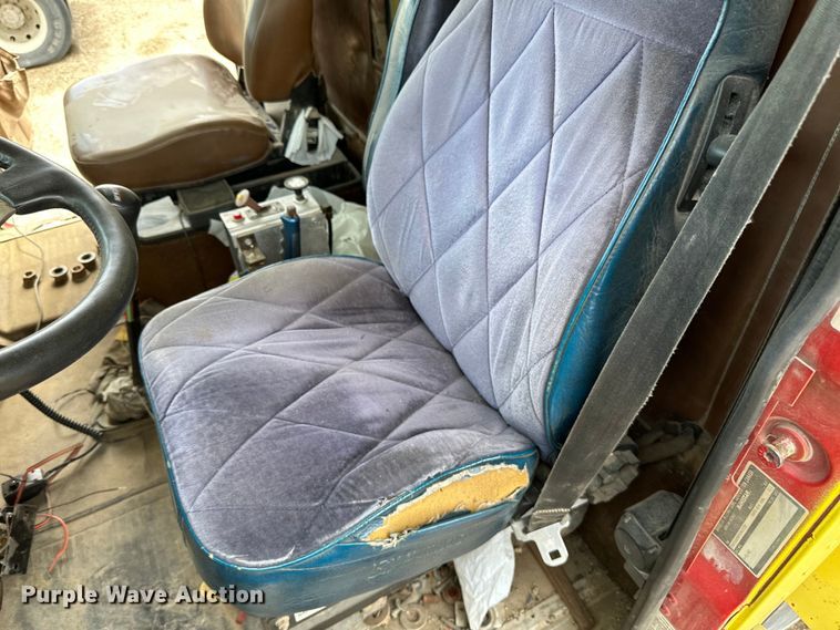 image for item DP8385 1993 International  9400 dump truck